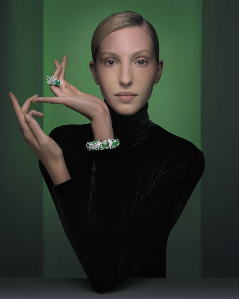 Foliatura 18K 白金祖母綠鑽石手鐲腕錶及Foliatura 18K 白金祖母綠鑽石戒指／全球僅一件／價格未定（圖／品牌提供）