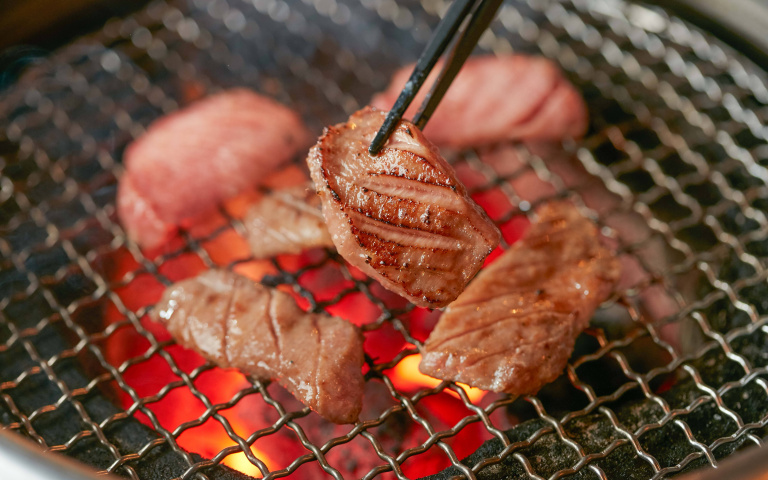「乾杯燒肉居酒屋」、「黑毛屋」進駐遠東百貨竹北店 歡慶開幕!乾杯點購和牛牛排贈生菜組合、黑毛屋首5日肉量免費升級!