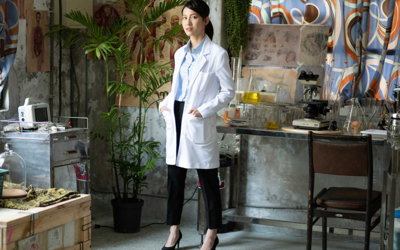 武漢肺炎「新戲煉獄情節」巧撞梗　連俞涵扮女醫救世