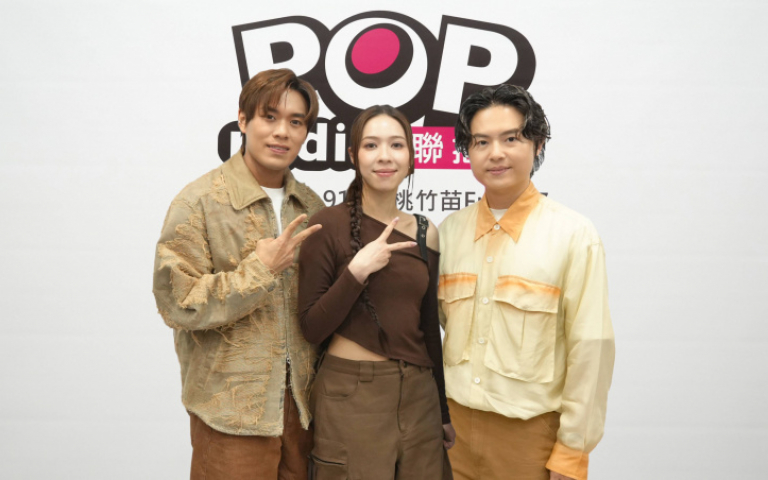 告五人雲安看電影做這件事　犬青傻眼：到底在幹嘛？