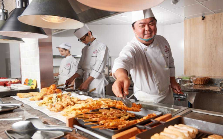 爸媽同行小孩免費!五星飯店自助餐祭出優惠,超萌「復活節巧克力蛋」百元有找!