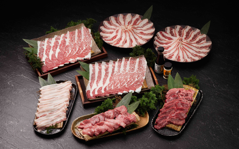 肉控暴動啦!超市「中秋燒肉禮盒」47折優惠,買就送和牛、漢堡排!