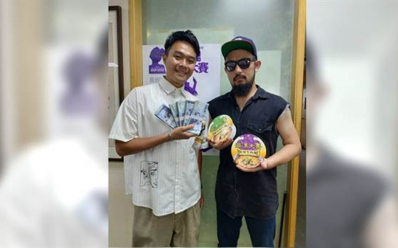 鐵玫瑰音樂節搞KUSO 兩樂團合體噴發綜藝魂
