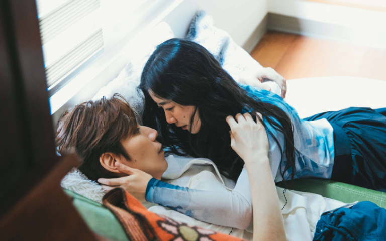 才剛認愛！潘裕文拒絕女友探班　與文青女神親密互動40次