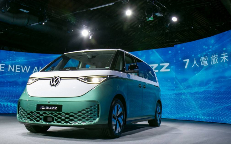 250萬有找!福斯商旅「7人座電動車」ID.Buzz上市 全台有超過300位準車主