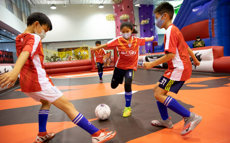 台北親子出遊雙提案　超人力霸王足球保衛戰開打　科教館看有趣數學展