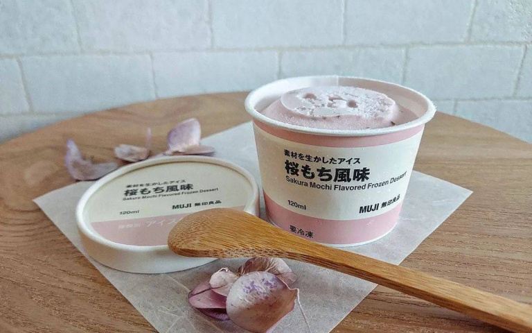 春季限定的夢幻口味!日本無印良品推出淡粉色「櫻花麻糬冰淇淋」