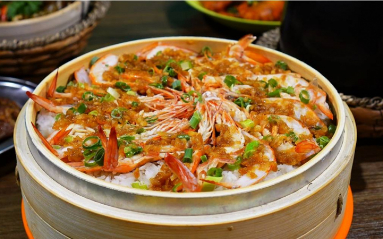 港式茶餐廳變身夜間大排檔　獨家菜色推蒸蝦飯、牛仔骨　開幕打卡送椒鹽鮑魚