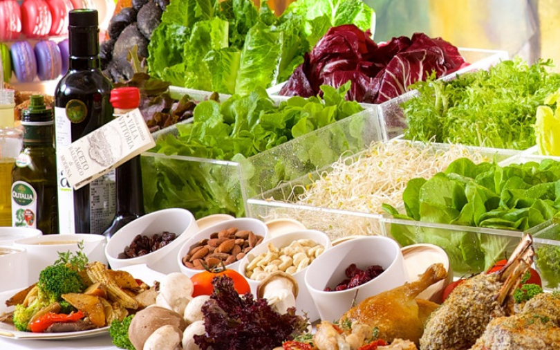 年滿65歲的熟齡族請注意　最近到這兩家飯店用餐就享便宜