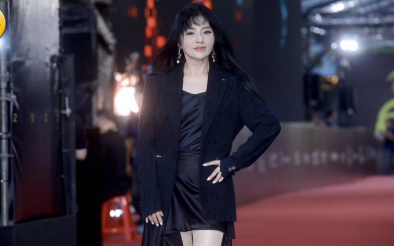 金鐘60／國師變女神！唐綺陽暴瘦28公斤登紅毯　「鉛筆腿」驚豔全場