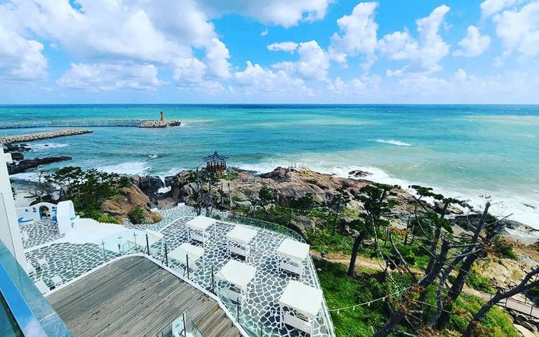 【宅女café tour】浦項大海旁的無敵海景咖啡廳LOVEBLANC,光看風景就感覺療癒!