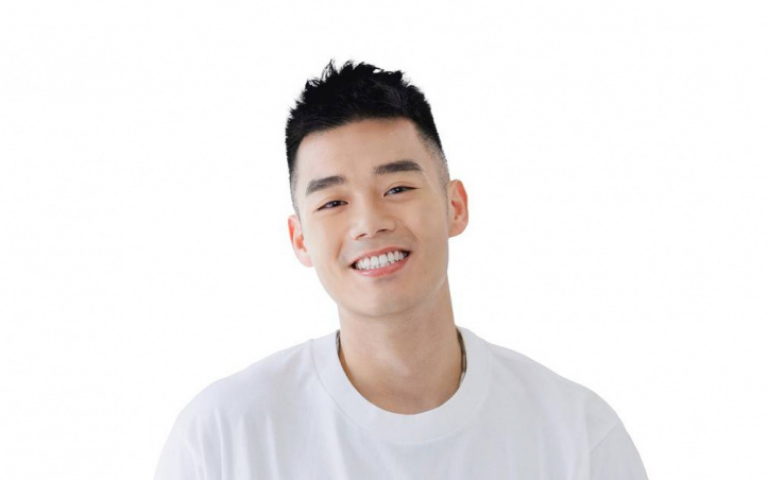 王齊麟角質厚到搓出屑　女友十元貼心提醒