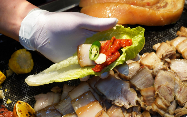 韓廚客座端出「全羅道」風味料理　傳統九節坂、菜包肉、海鮮湯麵吃到飽