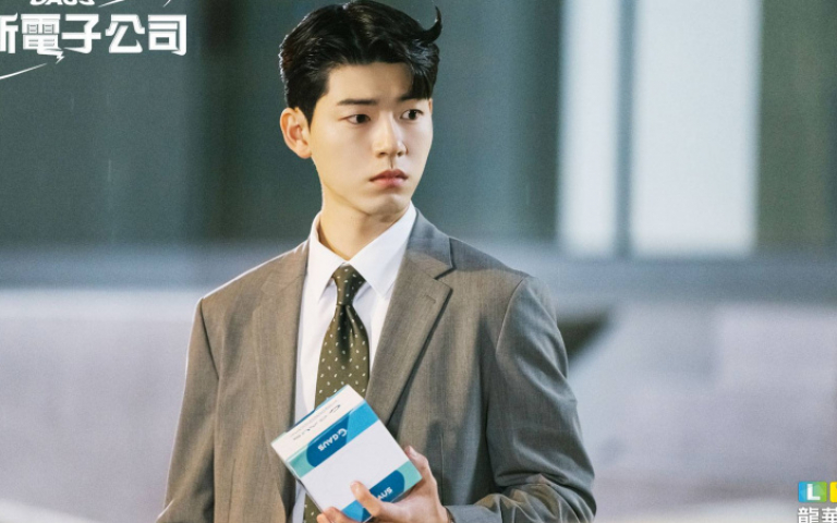 裴賢聖頂「牛角頭」吃飯遭行注目禮　郭東延為戲增肥五公斤