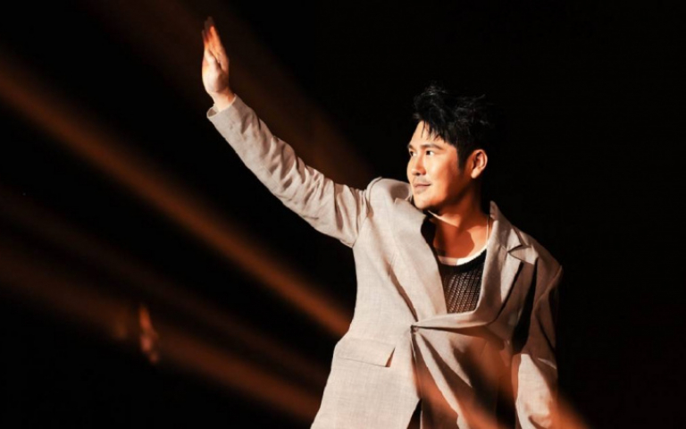 曹格大暴走後首現身　哽咽「好想自私一點」