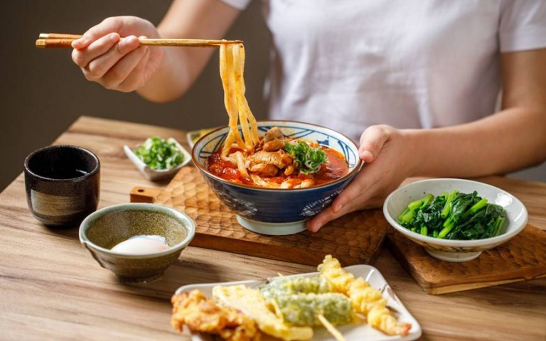 快掏身分證！「丸亀製麵」一年份烏龍麵免費吃，對中「這些」字享買1送1