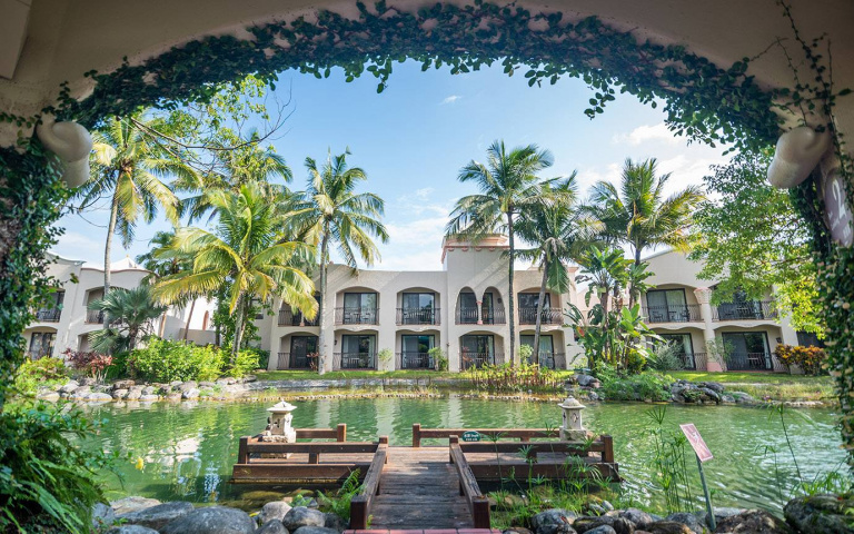 2至4人同行入住飯店每人只要1,999元！加購晚餐再享買三送一優惠！