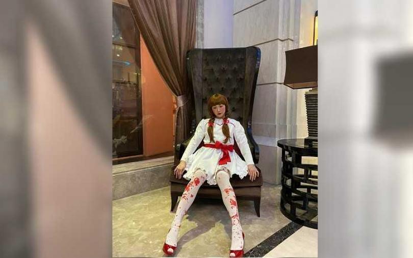 江祖平滿腿血扮安娜貝爾 尾牙蘿莉感無違和
