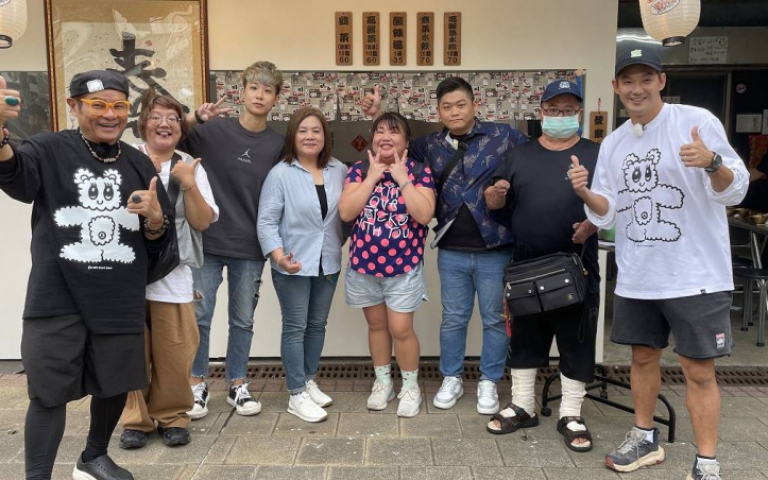 粉絲「全身燒燙」到場支持！威廉淚謝：敬佩你的浴火重生