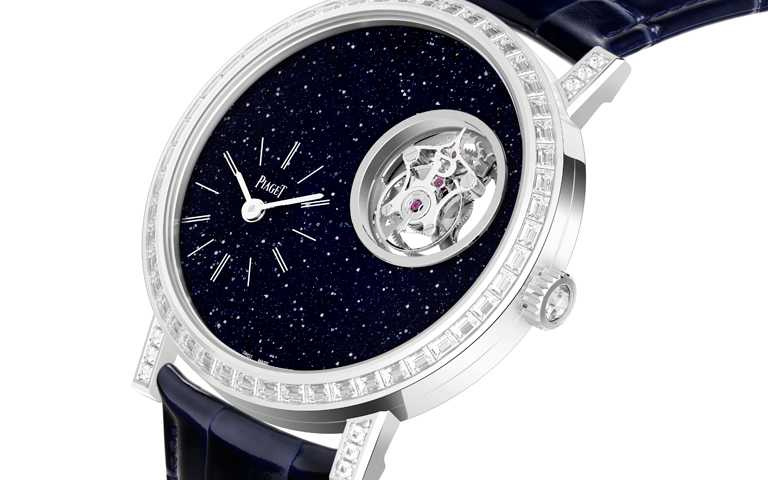 無垠宇宙∞超然新解!PIAGET「Altiplano」 偏心飛行陀飛輪機芯 首用砂金石玻璃打造腕間璀璨星河