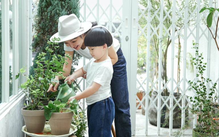 植物店裡的親⼦成長⽇記!專訪 MRS. INOUE 主理⼈ Ivy:「⾛進⾃然,讓孩 ⼦成為沒有框框的⼈」