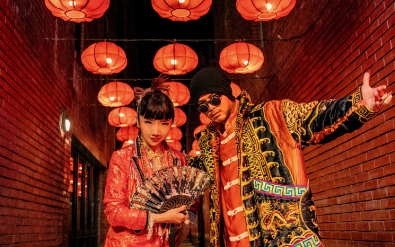 黃明志神改編〈姊姊妹妹站起來〉　陶晶瑩驚喊：我不要穿比基尼