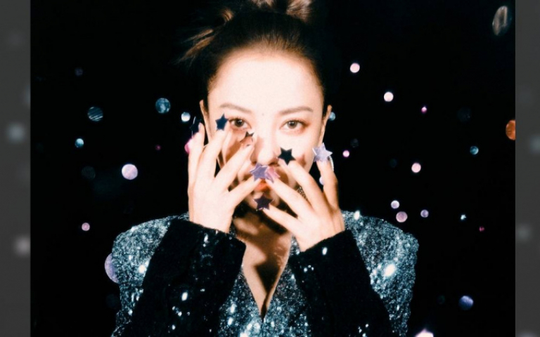 丁噹長時間閉關轉換心情　遭虧像「聖筊」這樣回應