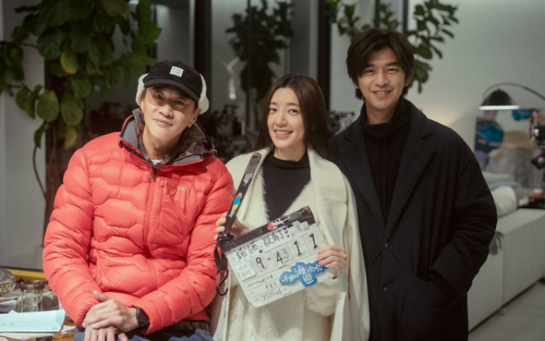 為保護戀情躲狗仔　何潤東上演「停車場甩尾」超緊張