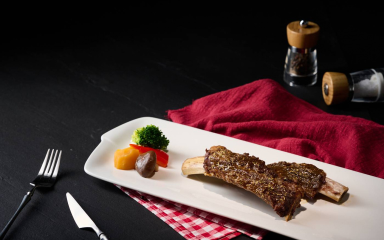 兩人同行夏慕尼、王品款待豪華海味！西堤11元吃和牛、品田套餐現享88折