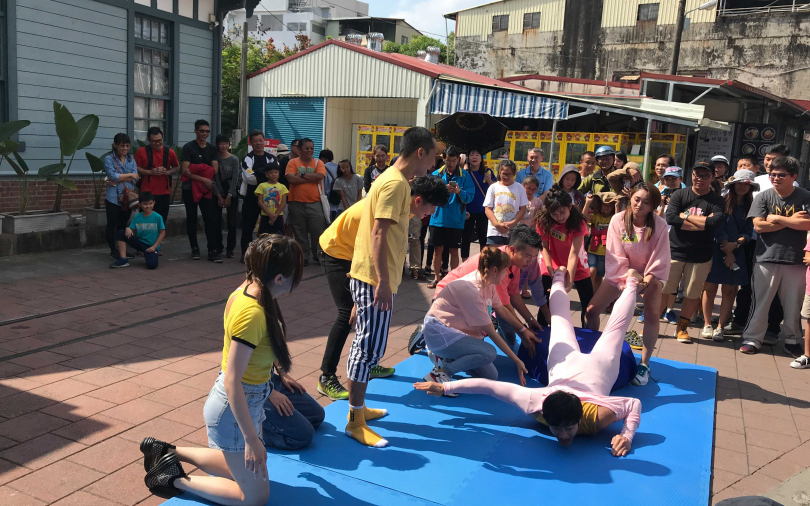 張文綺扒光浩子助攻　張勛傑重要部位遭撞：小勛傑小命不保