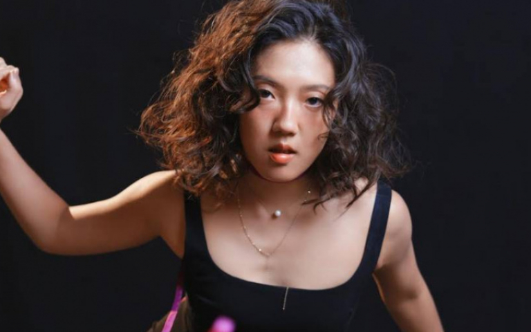 李竺芯興奮同台妮妃雅　嗨喊：兩位痟查某