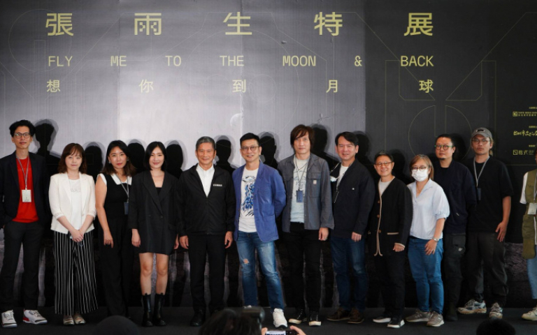 天后張惠妹送花感念恩師 「雨生的音樂,因為你們永恆」