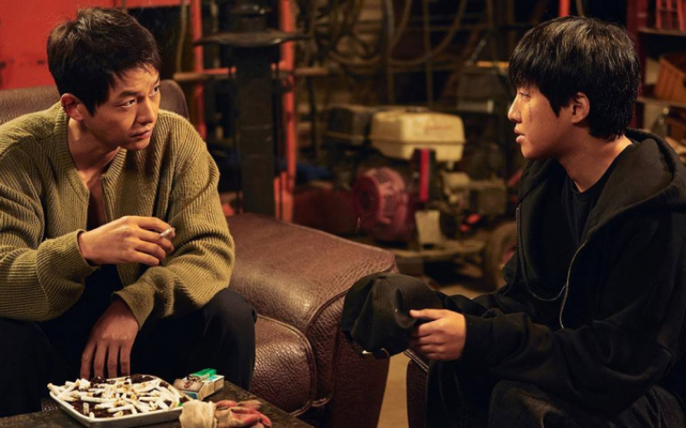 宋仲基片場請吃飯主動給抱抱　自製自演電影《禍亂》想給兒子看