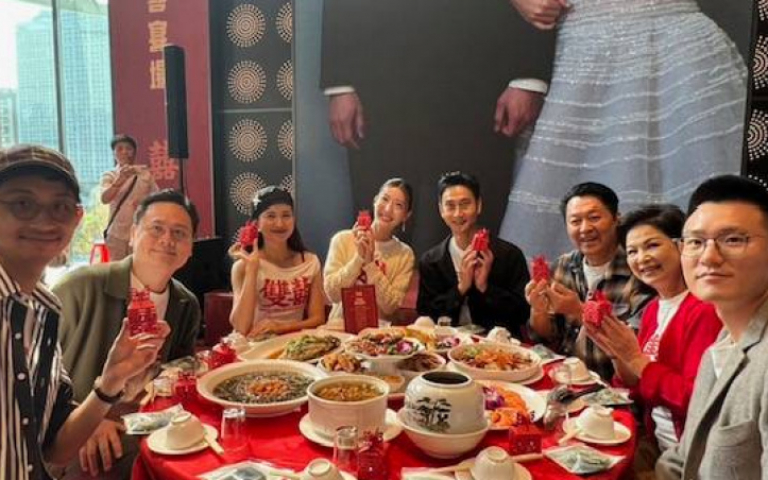 大巨蛋秀泰影城首創「電影院辦桌」 《雙囍》席開28桌影迷成婚宴賓客