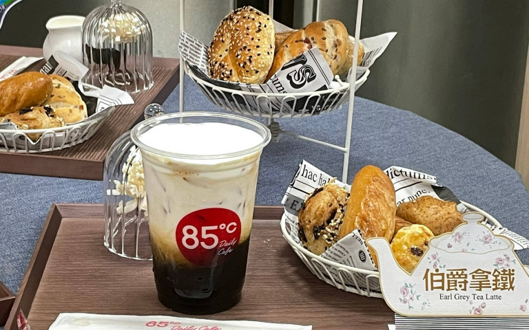 「伯爵茶+拿鐵」全新喝法!咖啡大賽創意冠軍 將成85˚C新風味