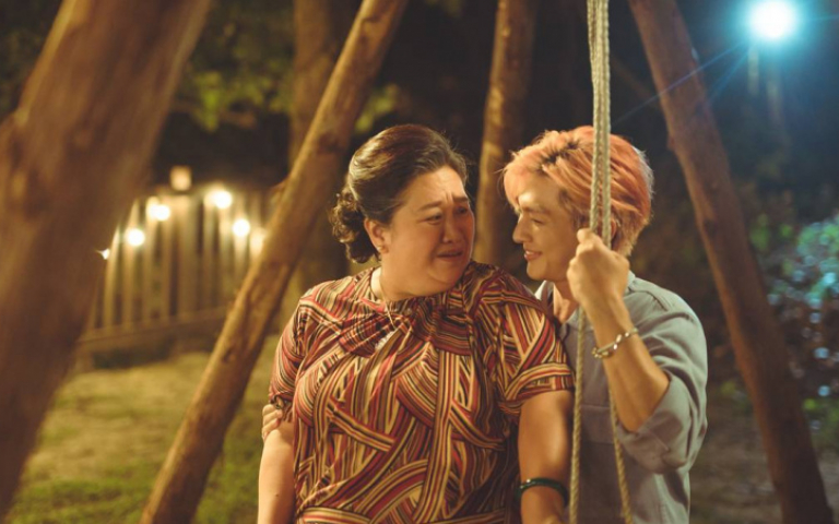 《婆婆》破3200萬稱霸賀歲檔　鍾欣凌讚炎亞綸雙唇觸感：很柔軟