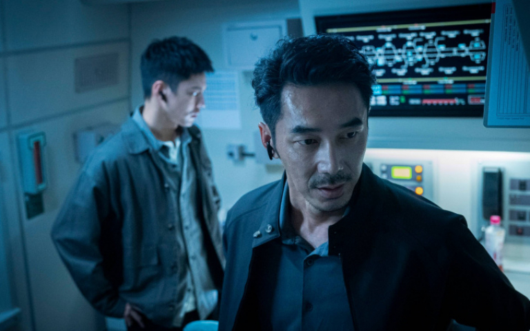 李李仁《96分鐘》車廂扭打憋氣險窒息 王柏傑化身「物理之神」狂NG