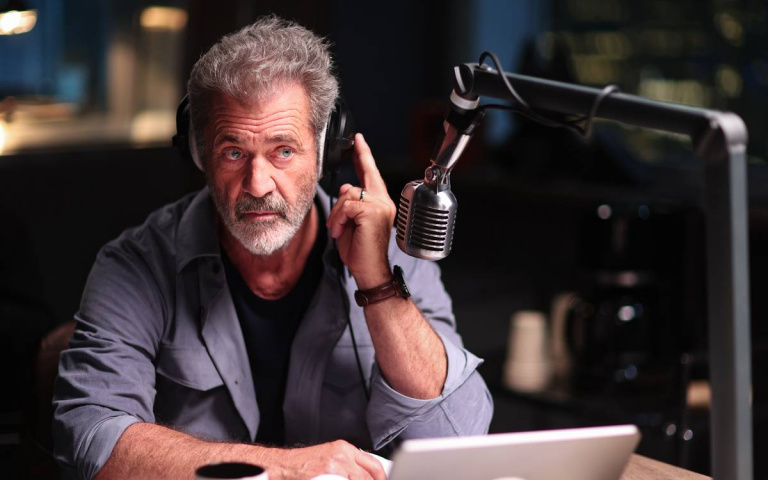 真實事件改編！傳奇DJ妻女遭劫持，深夜叩應變成生存遊戲！