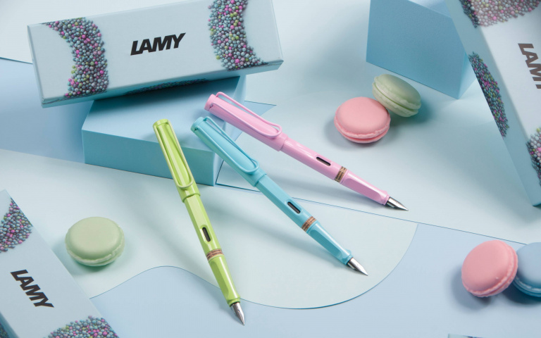 療癒系辦公！粉嫩春日色系鋼筆、超擬真海苔片書籤、厭世兔子桌面公仔