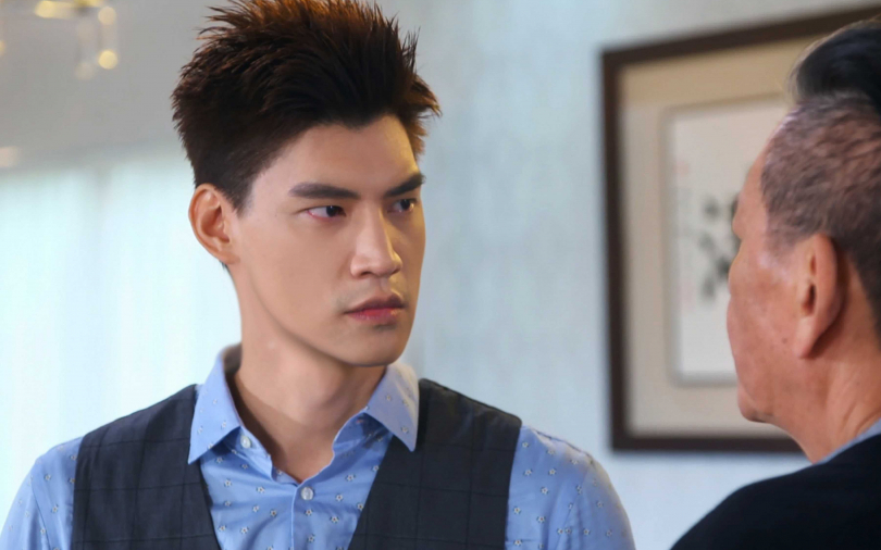 龍劭華一巴掌打下去　宏正臉上浮現掌印