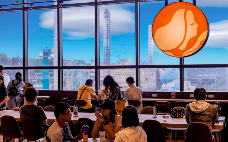 連鎖咖啡店進駐義大世界!飲品享8折、憑發票樂園星光票只要199元!