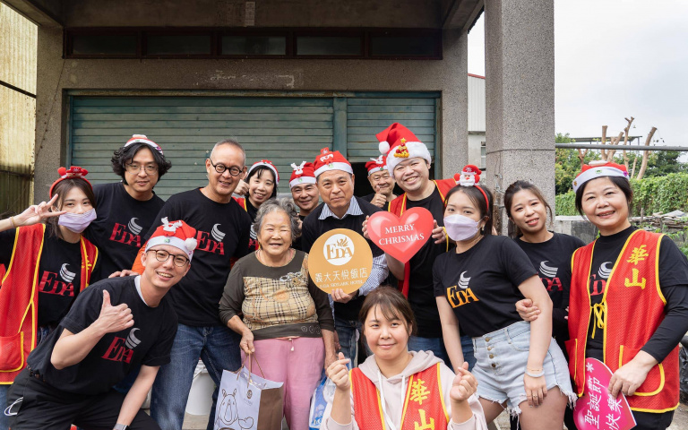 義大2間飯店聖誕節公益活動！為獨居老者送上物資、送孩子們的心願禮物！
