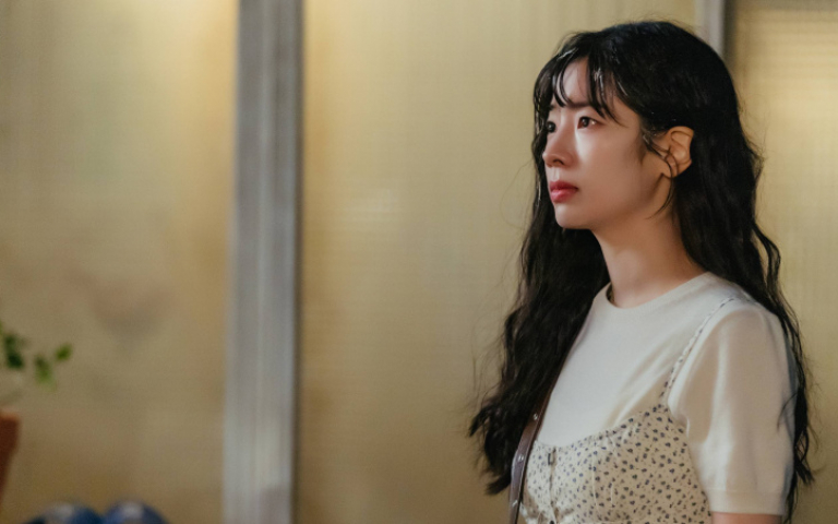 TWICE多賢「吻戲後滾床」畫面曝光！網崩潰：Once不要看