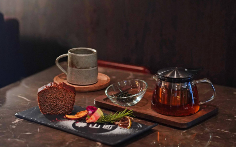 天成文旅推鐵板火山卷！拍照打卡飲品8折，還能把手作陶杯帶回家！