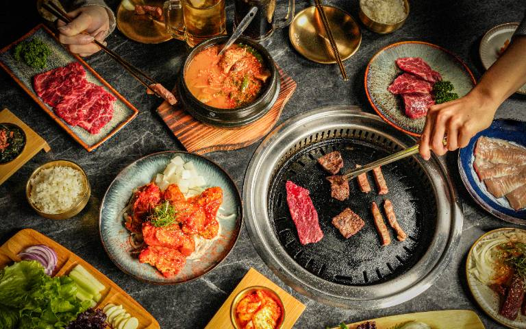 家庭聚餐總在吃台菜嗎？頂級燒肉「知肉」多款特色韓食道道是驚喜！