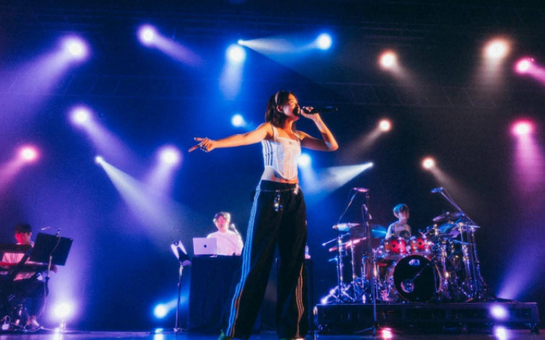 9m88日本開唱椎名林檎現身台下　水原希子也到場朝聖