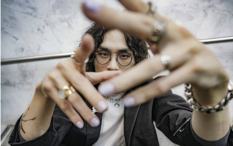 星生代／被虧偶包太重　鶴The Crane藝名由來「與自誇有關」