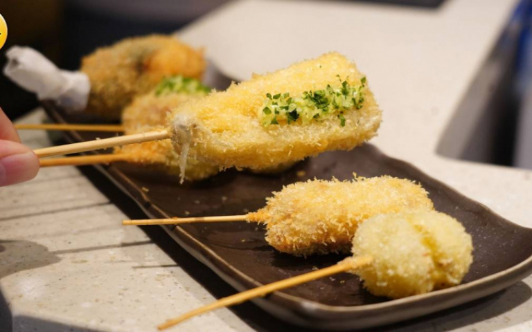 大阪串揚、名古屋手羽先唐揚一次品嘗　台北東區新開幕居酒屋連「葡萄」都能炸！