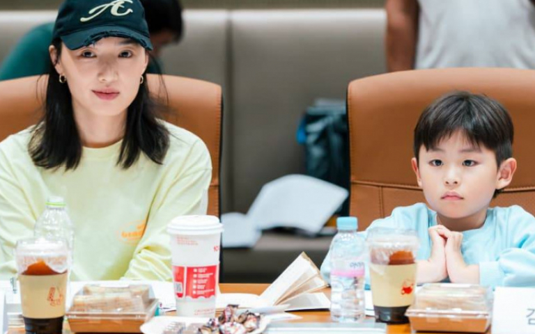 蔡思韵進軍韓國影壇攜手池承炫主演《Bluefish》　苦練韓語手語挑戰聽障角色