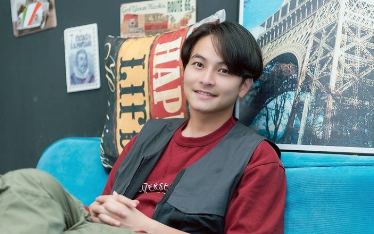 楊銘威教功課糗寫錯字　女兒告狀：爸爸教的